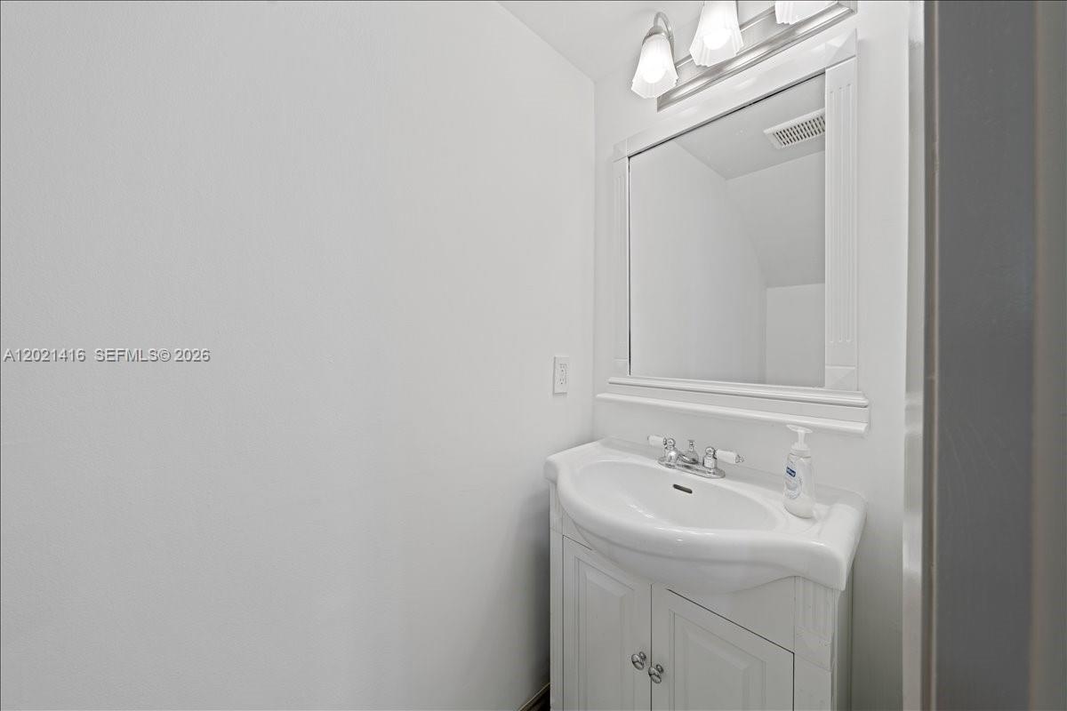 5750 Turin St #207, Coral Gables FL 33146