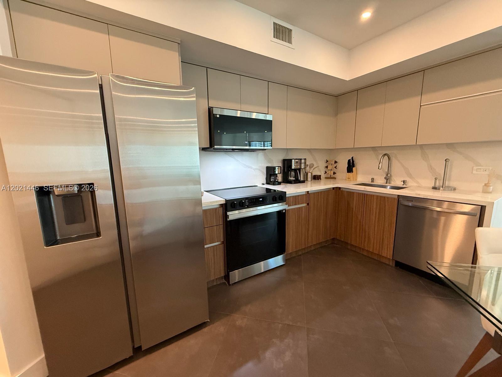 350 S Miami Ave #1902, Miami FL 33130