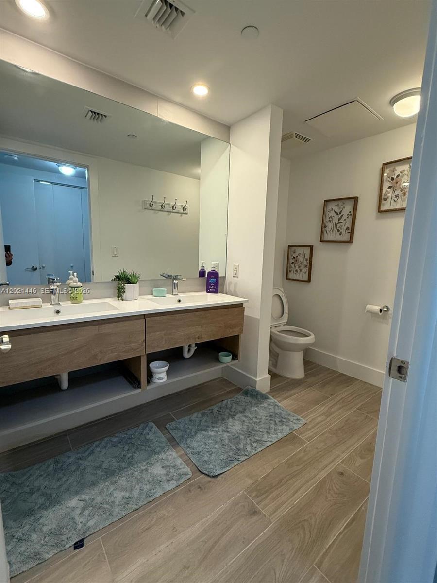 350 S Miami Ave #1902, Miami FL 33130