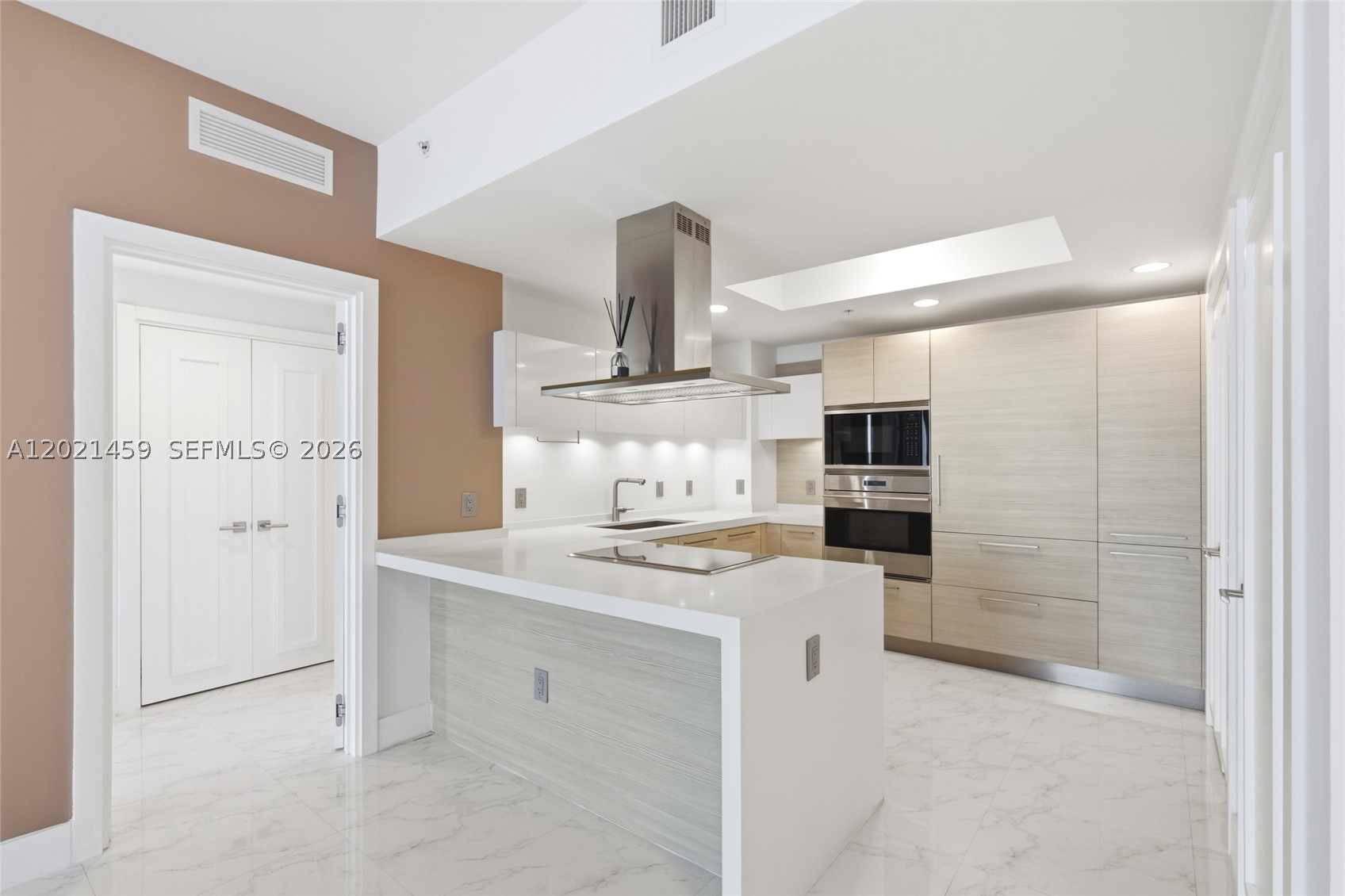 17301 Biscayne Blvd #1008, North Miami Beach FL 33160