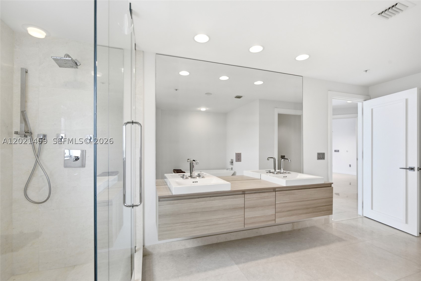 17301 Biscayne Blvd #1008, North Miami Beach FL 33160