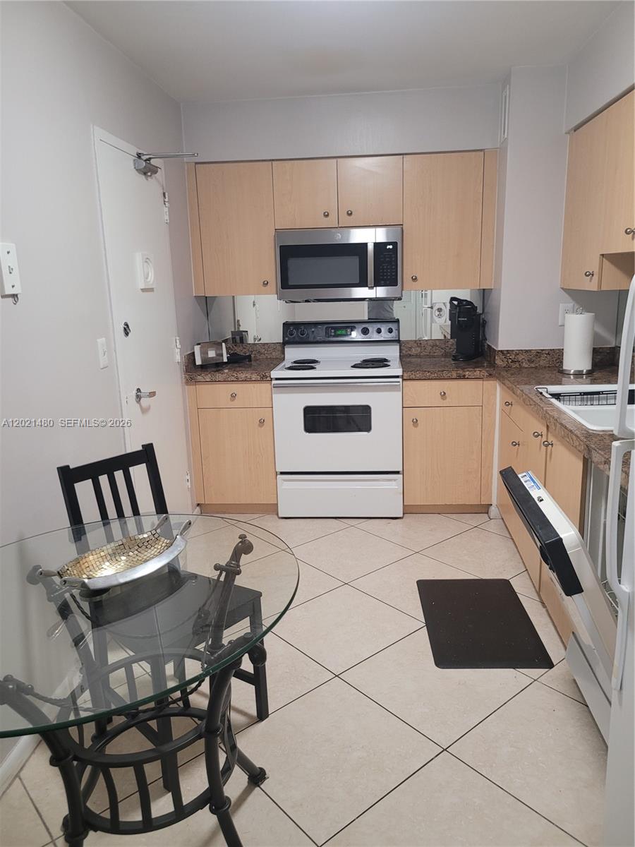 9195 Collins Ave #309, Surfside FL 33154