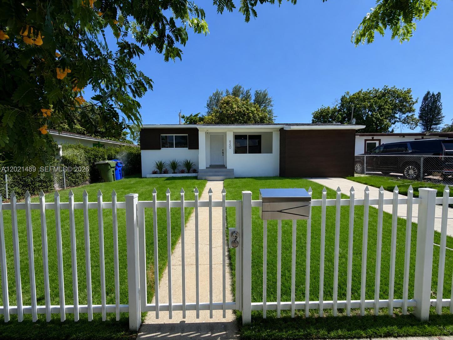 840 NW 67th St, Miami FL 33150