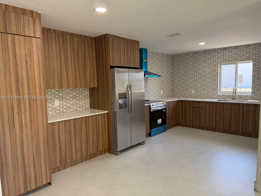 840 NW 67th St, Miami FL 33150