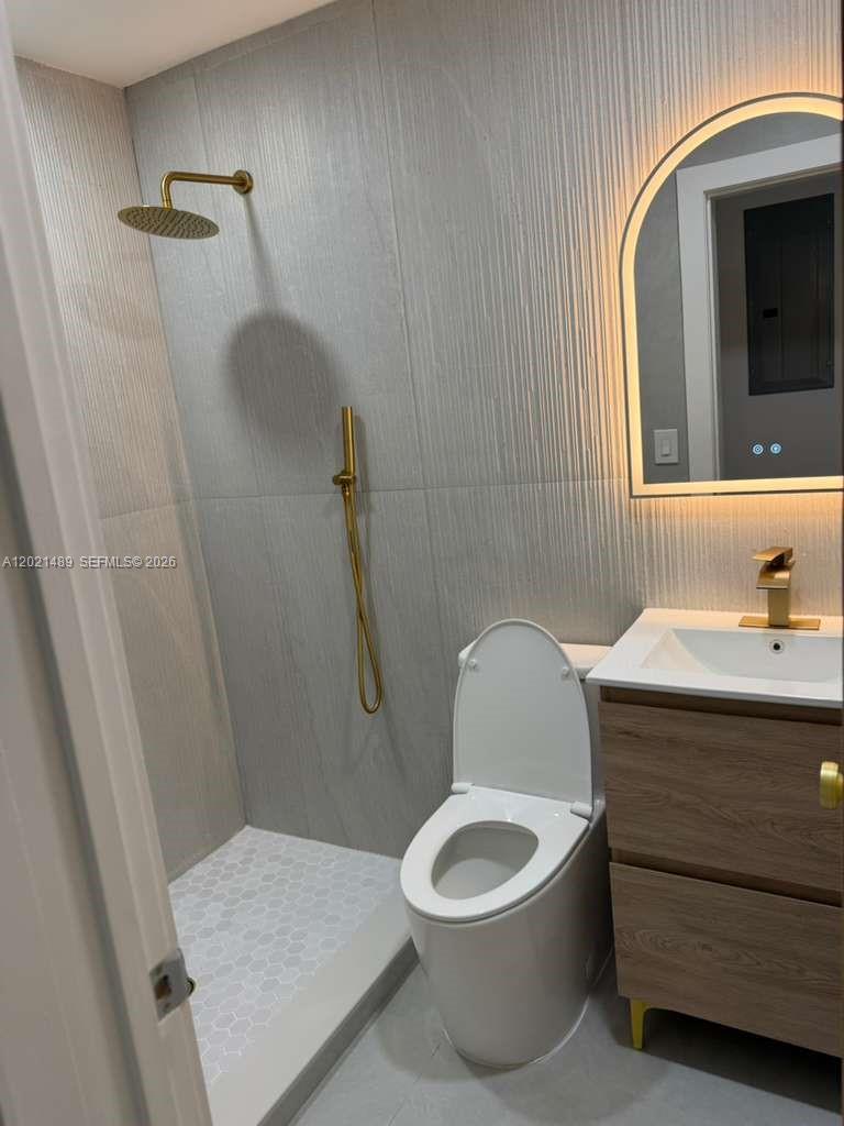 840 NW 67th St, Miami FL 33150