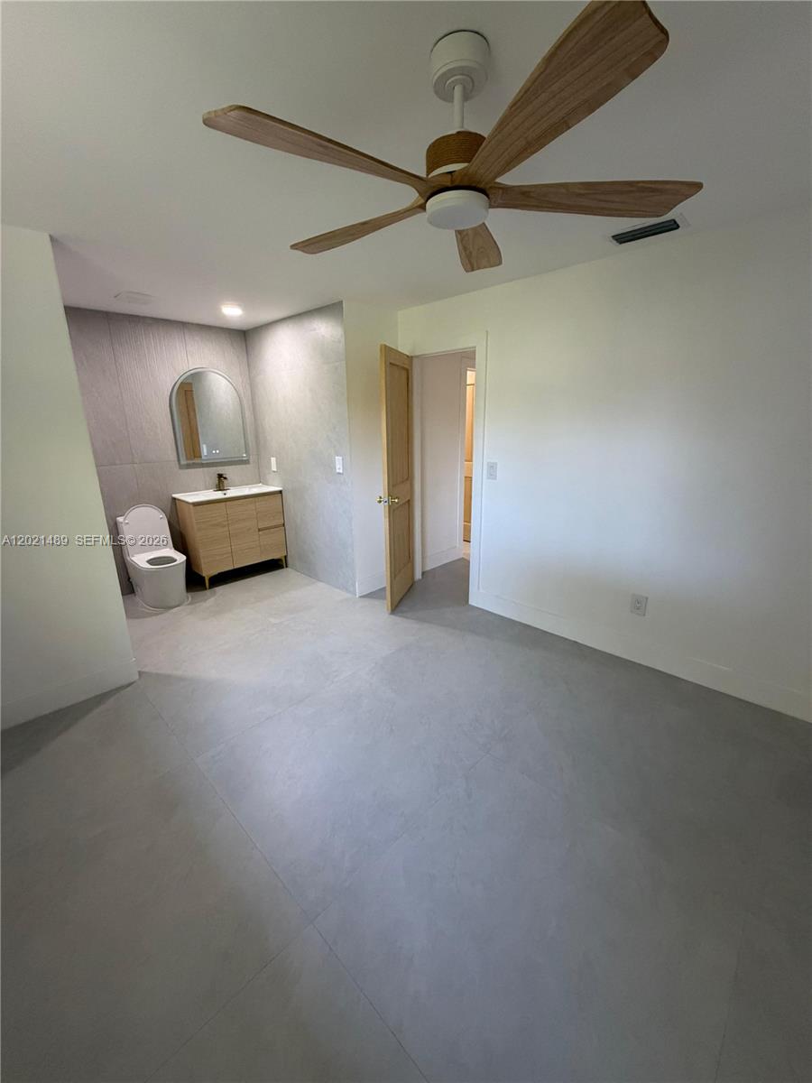 840 NW 67th St, Miami FL 33150