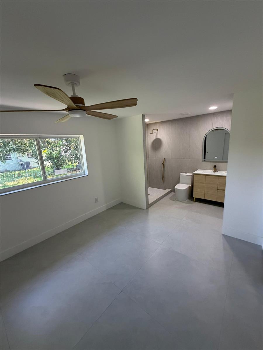 840 NW 67th St, Miami FL 33150