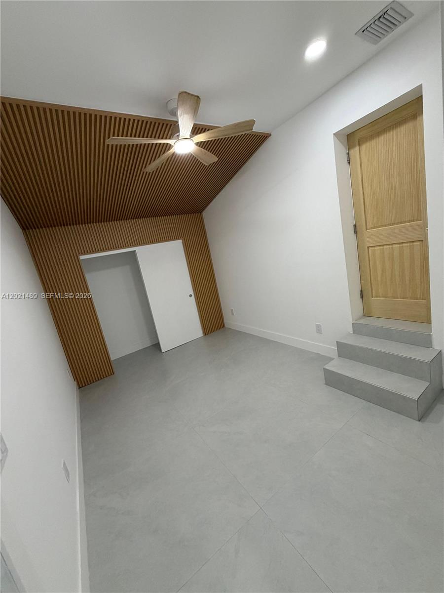 840 NW 67th St, Miami FL 33150