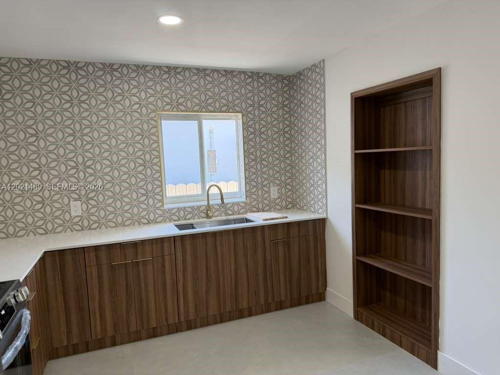 840 NW 67th St, Miami FL 33150