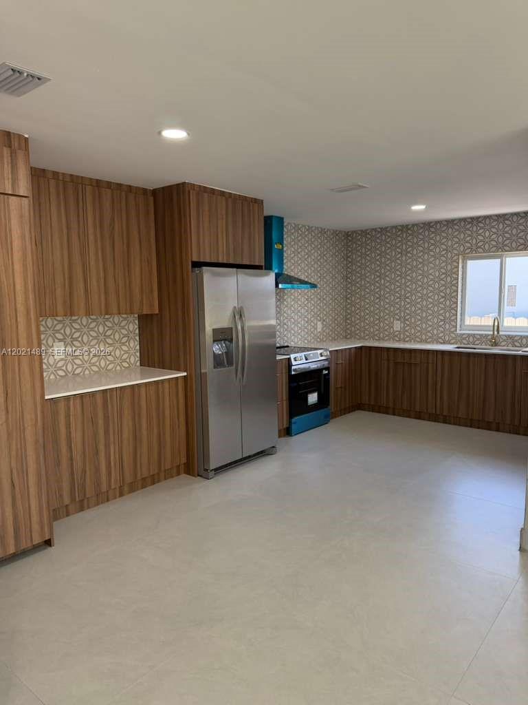 840 NW 67th St, Miami FL 33150