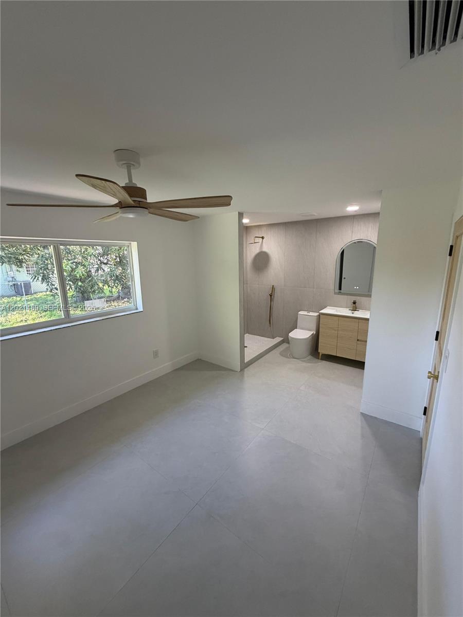 840 NW 67th St, Miami FL 33150