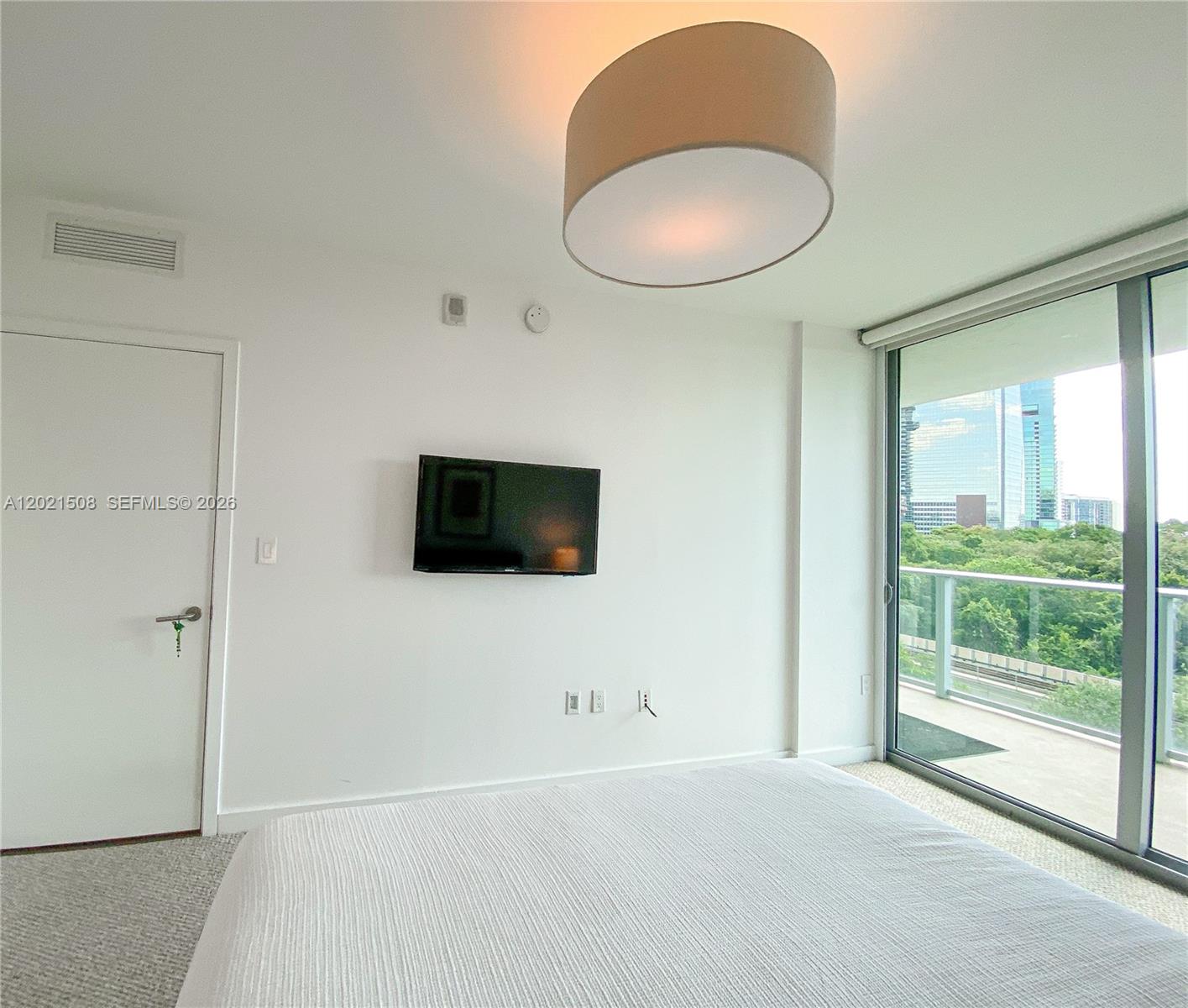 1600 SW 1 AVE #515, Miami FL 33129