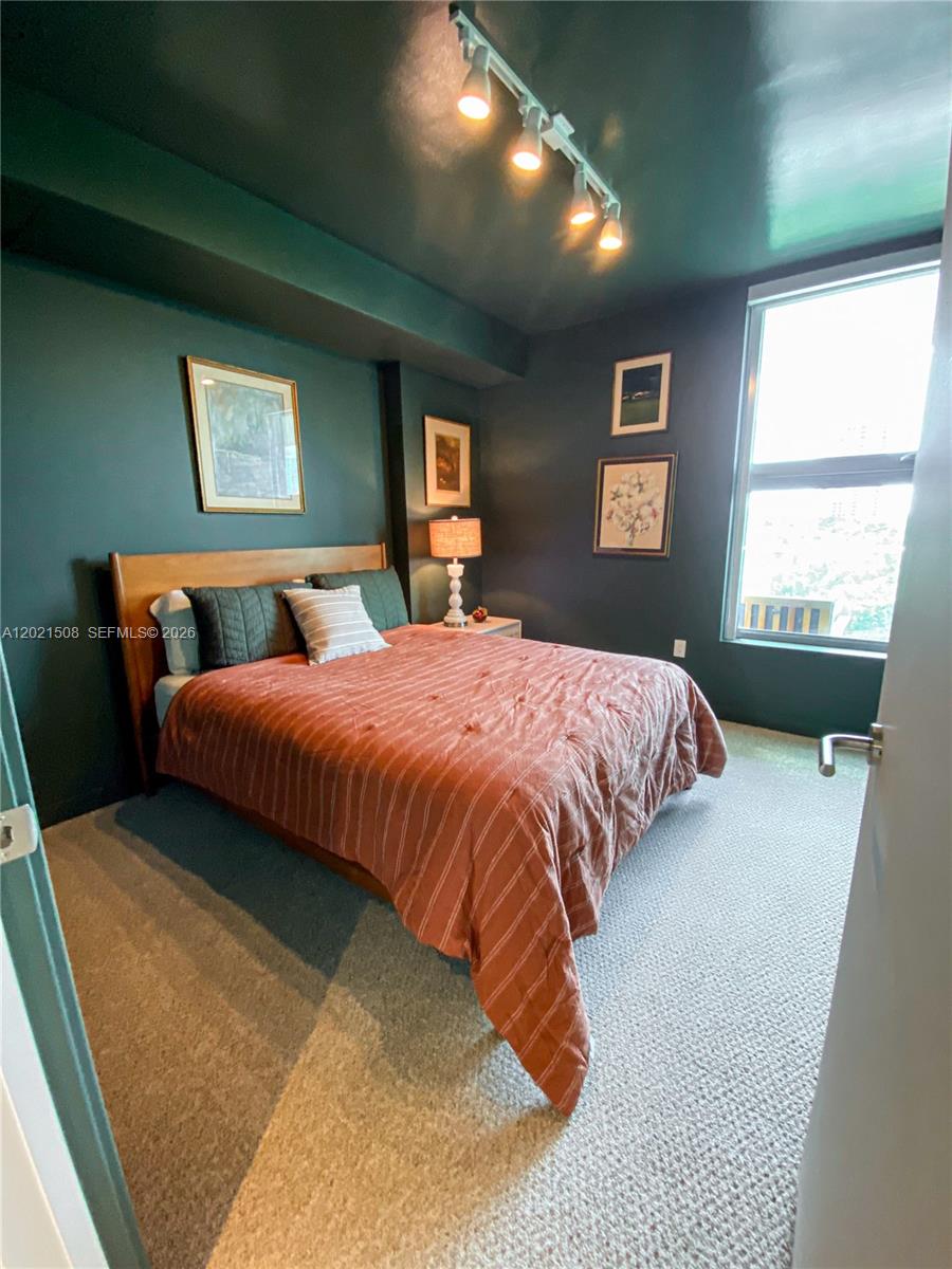 1600 SW 1 AVE #515, Miami FL 33129