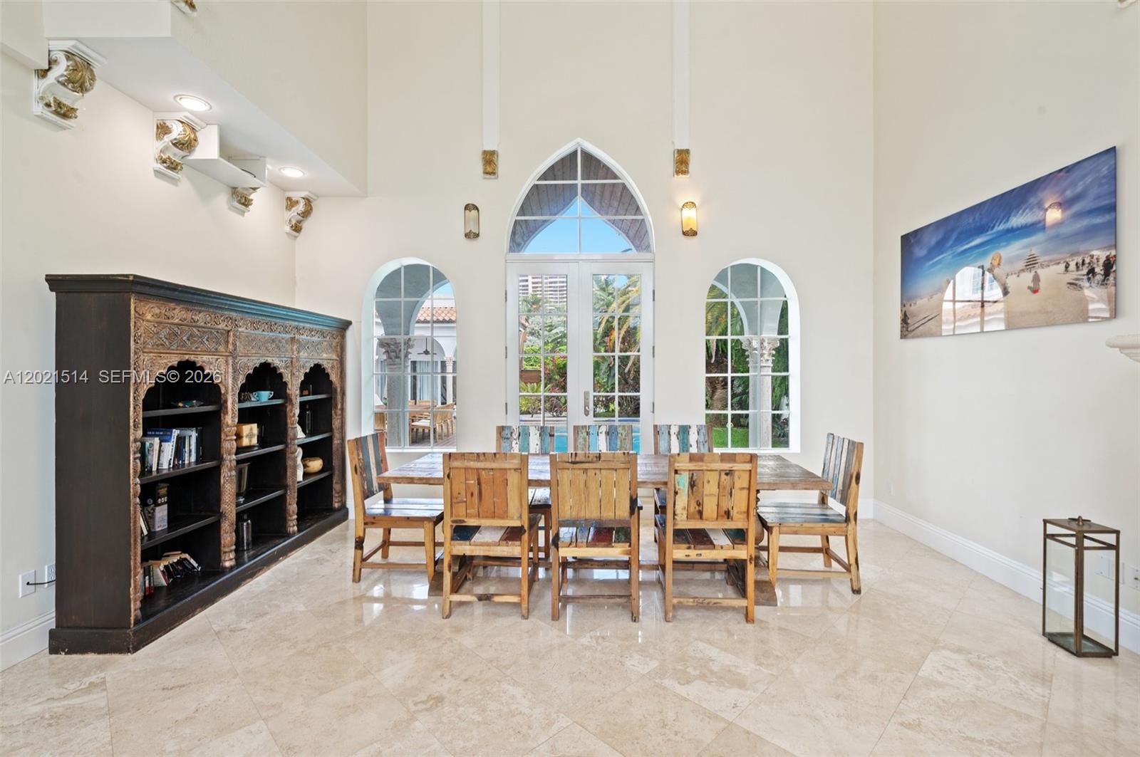 2501 Pine Tree Dr, Miami Beach FL 33140