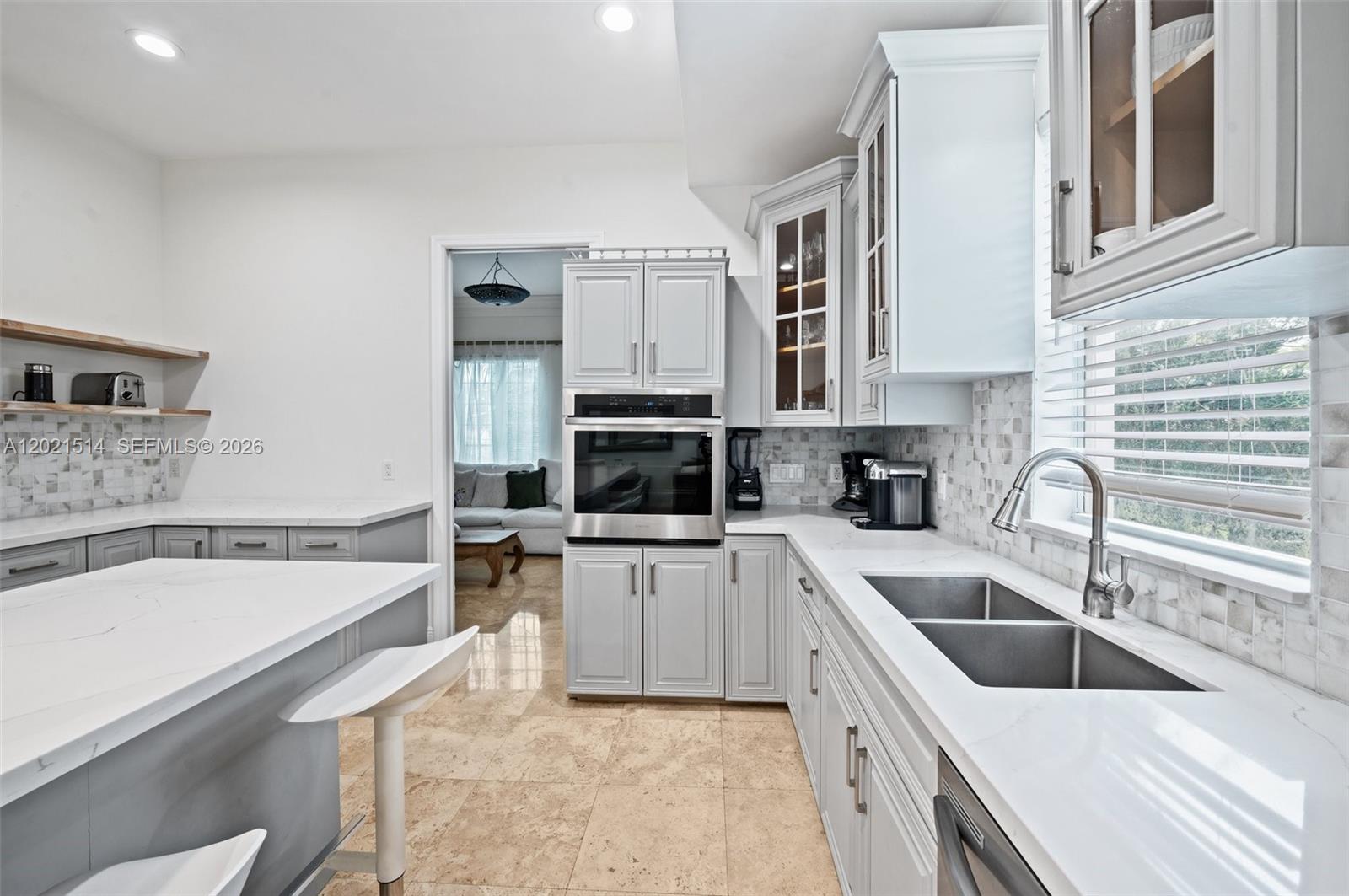 2501 Pine Tree Dr, Miami Beach FL 33140