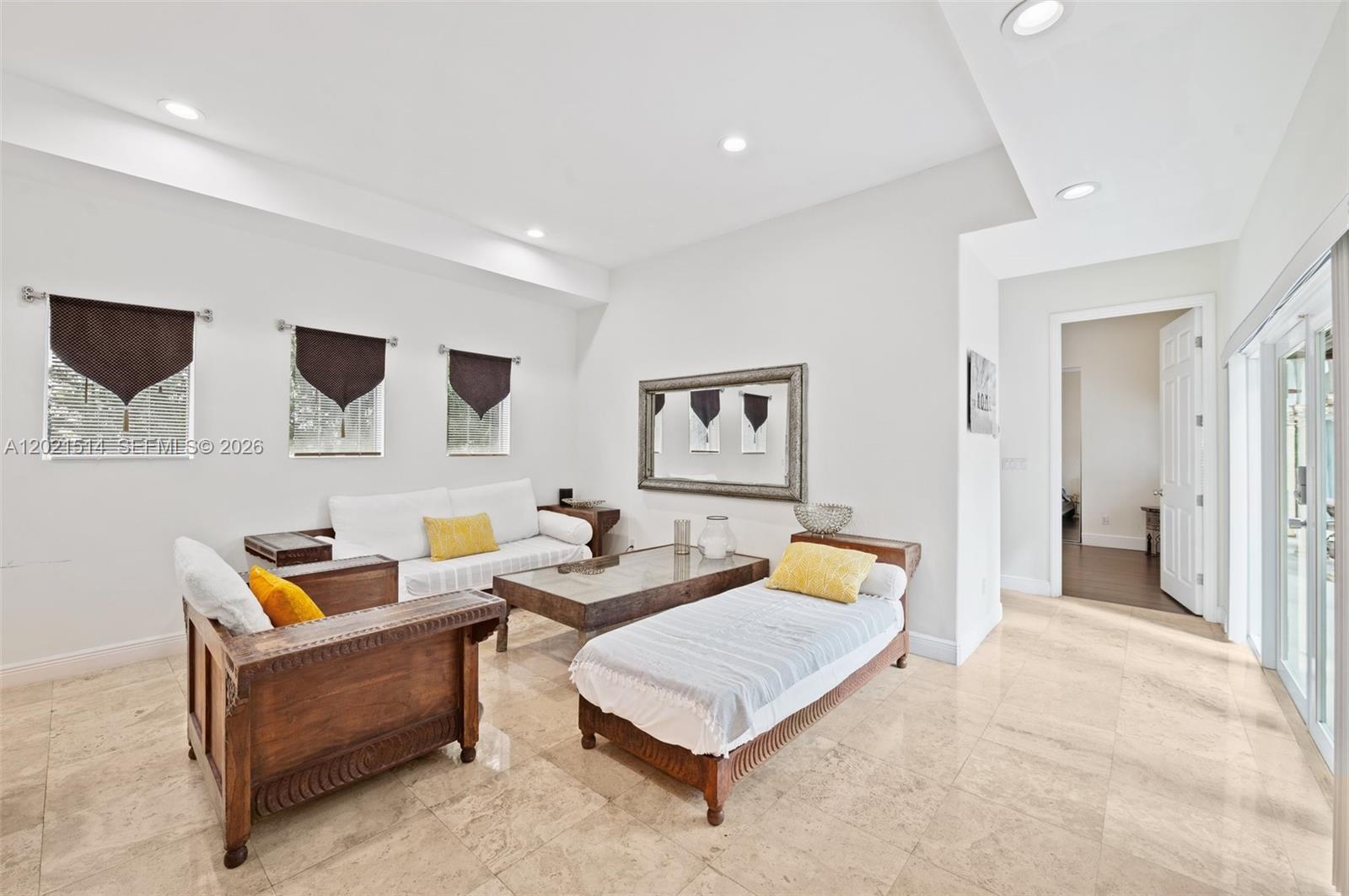 2501 Pine Tree Dr, Miami Beach FL 33140