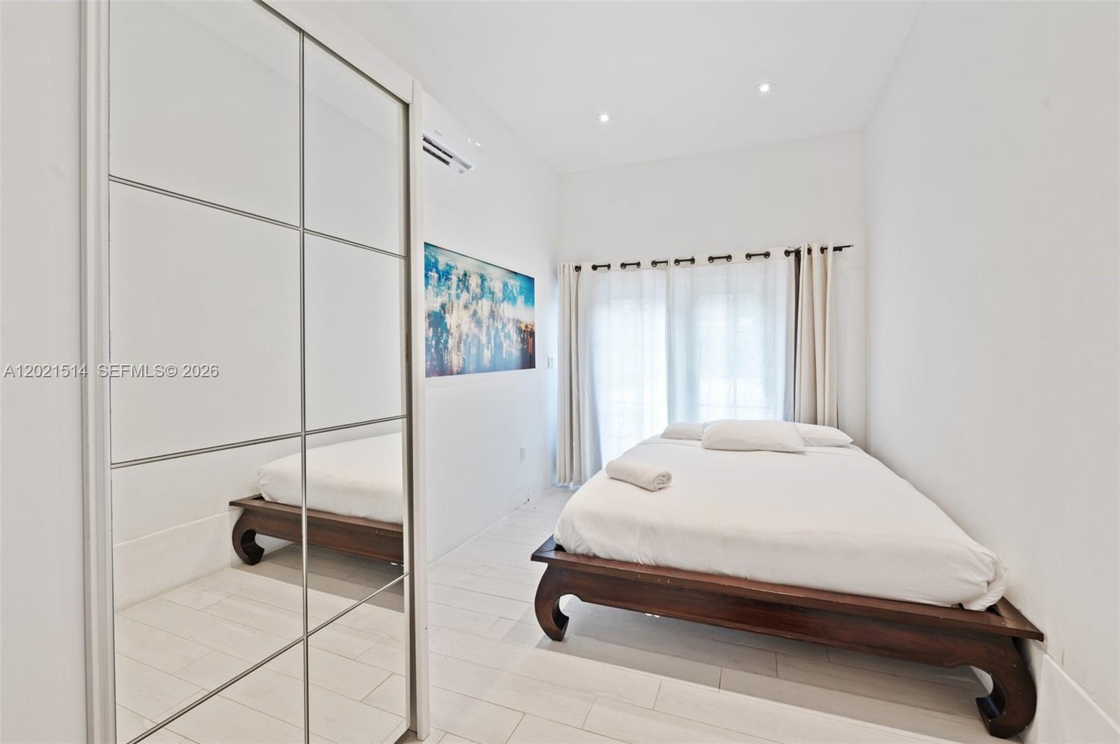2501 Pine Tree Dr, Miami Beach FL 33140