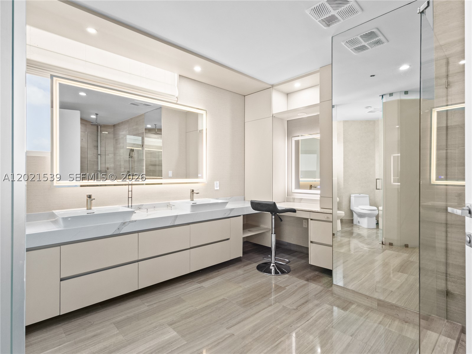 1300 E Brickell Bay Dr #3701, Miami FL 33131