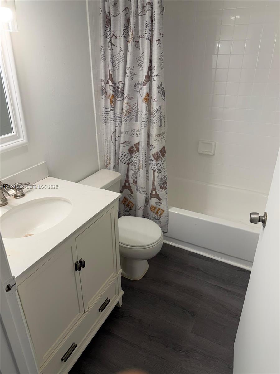 1740 NW N River Dr #325, Miami FL 33125