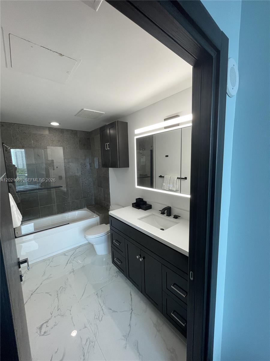 3029 NE 188th St #819, Aventura FL 33180