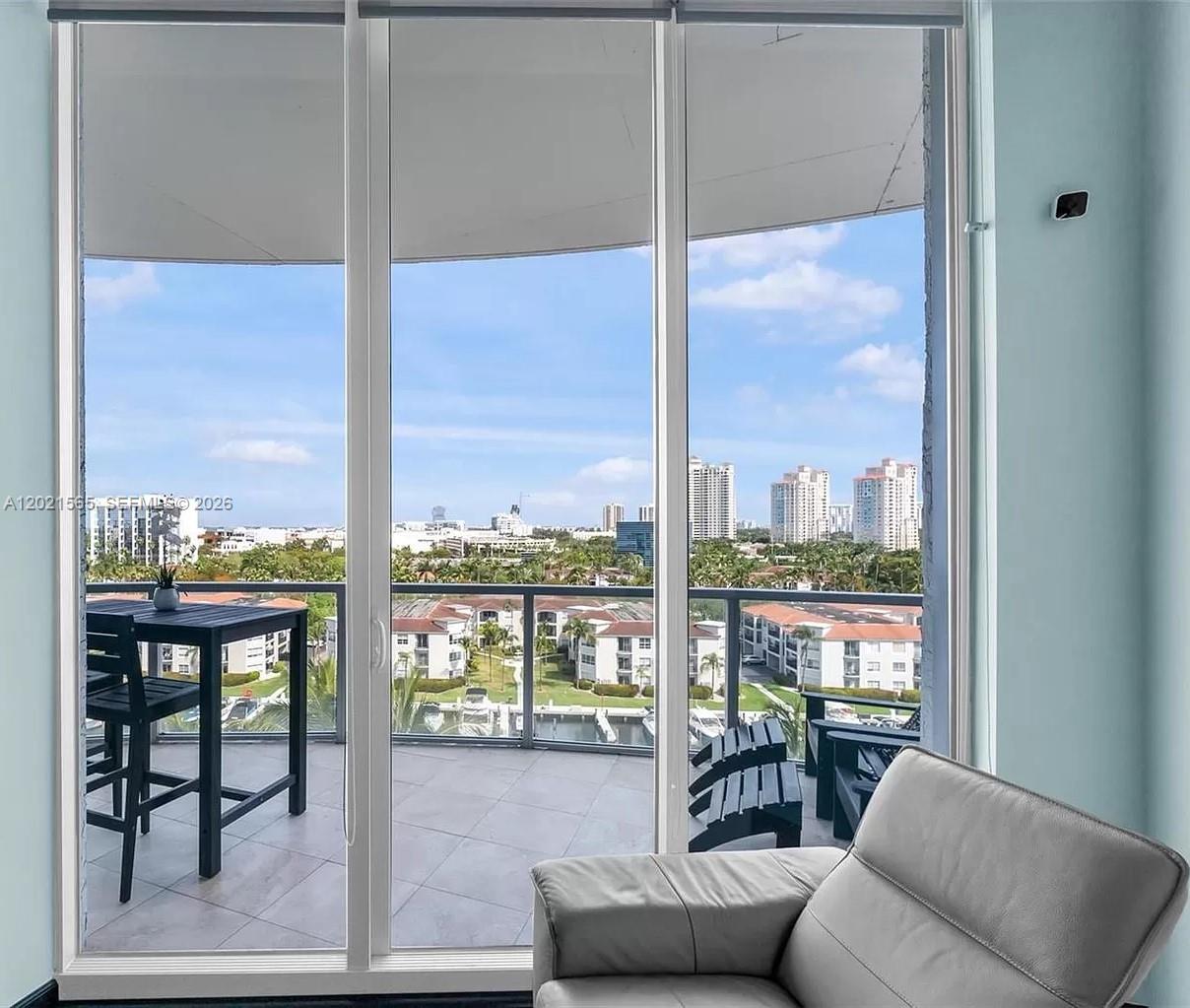 3029 NE 188th St #819, Aventura FL 33180