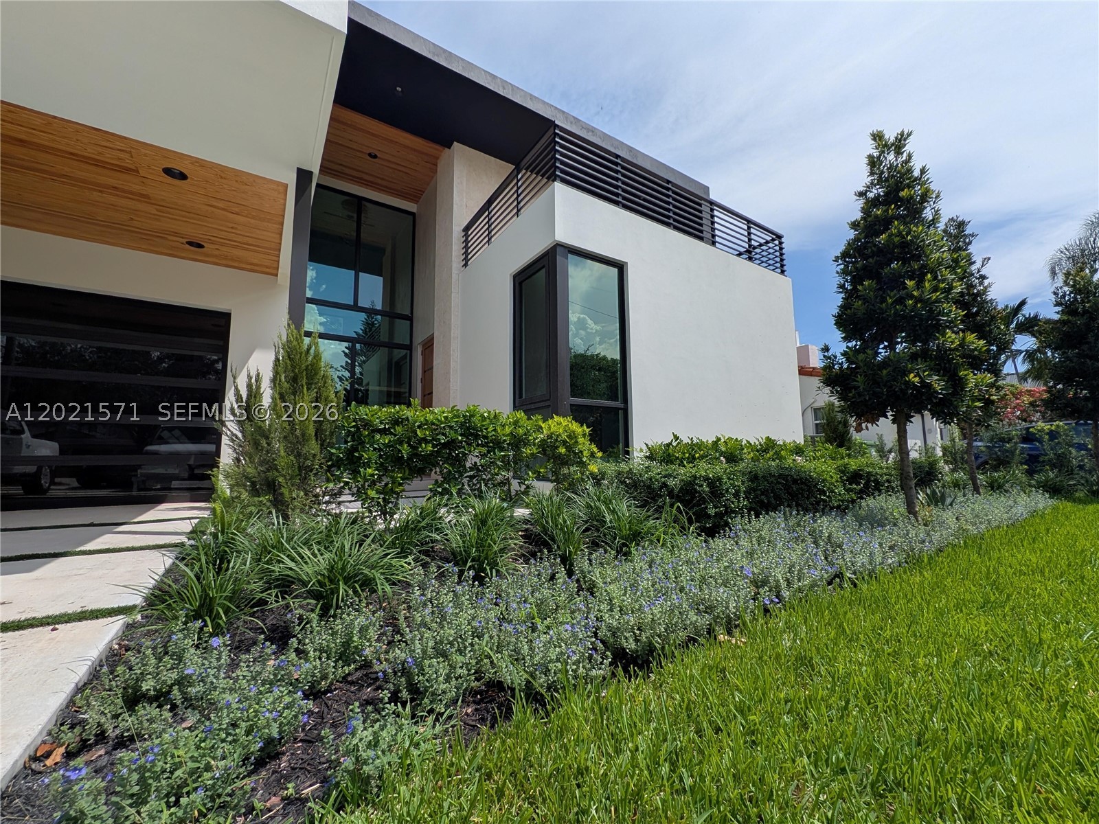 528 NE 13th Ave, Fort Lauderdale FL 33301