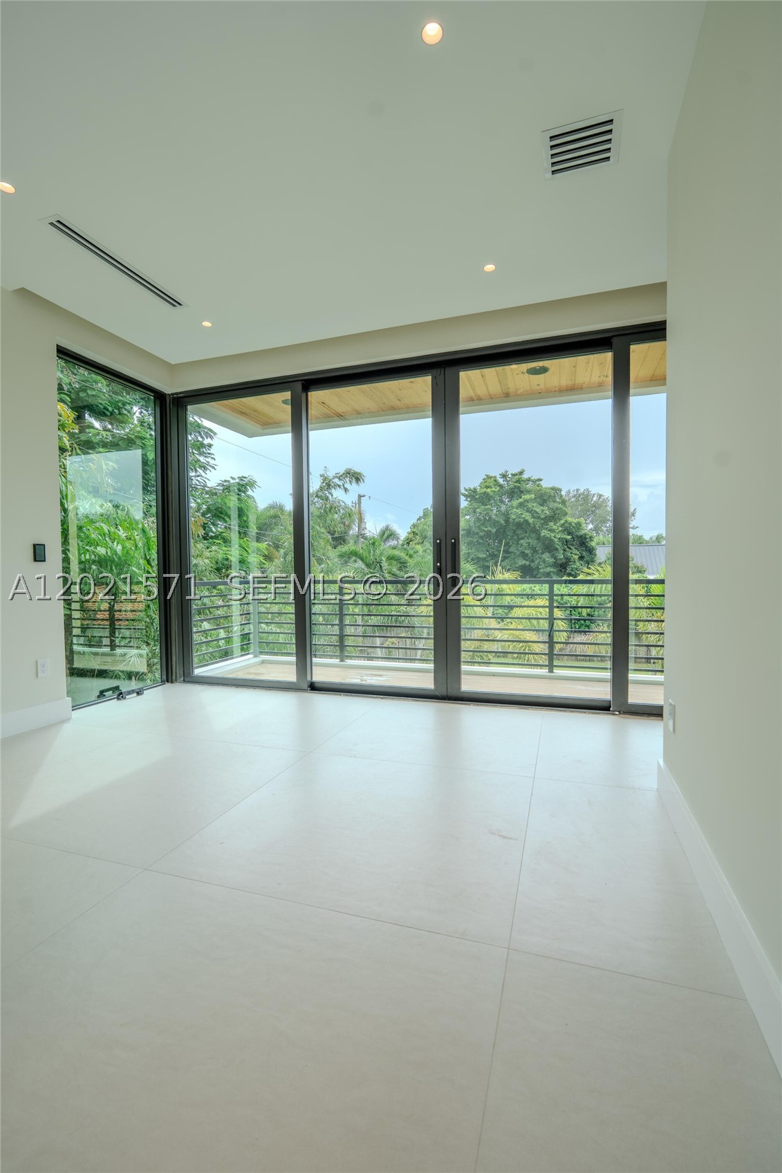 528 NE 13th Ave, Fort Lauderdale FL 33301