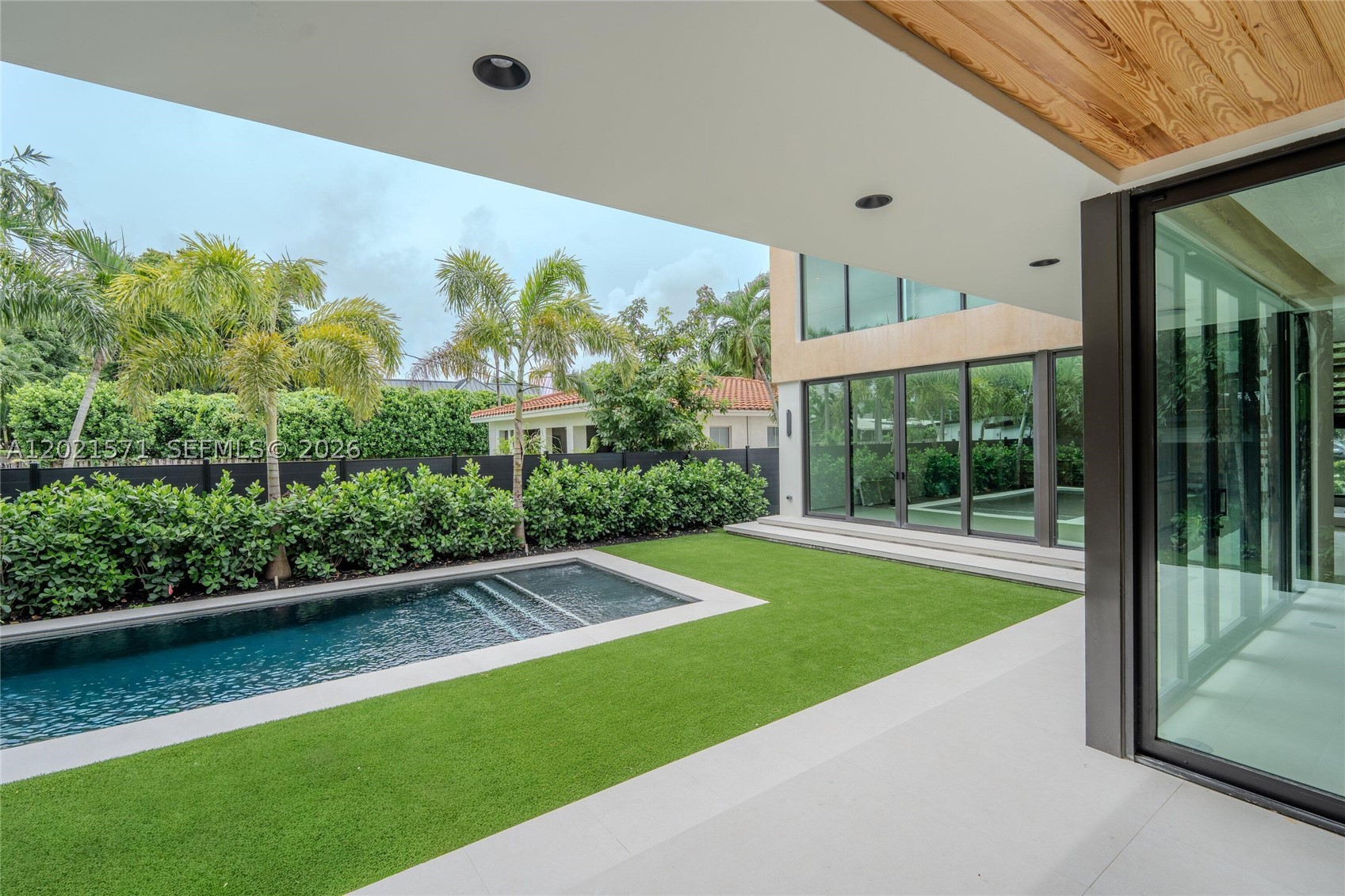528 NE 13th Ave, Fort Lauderdale FL 33301