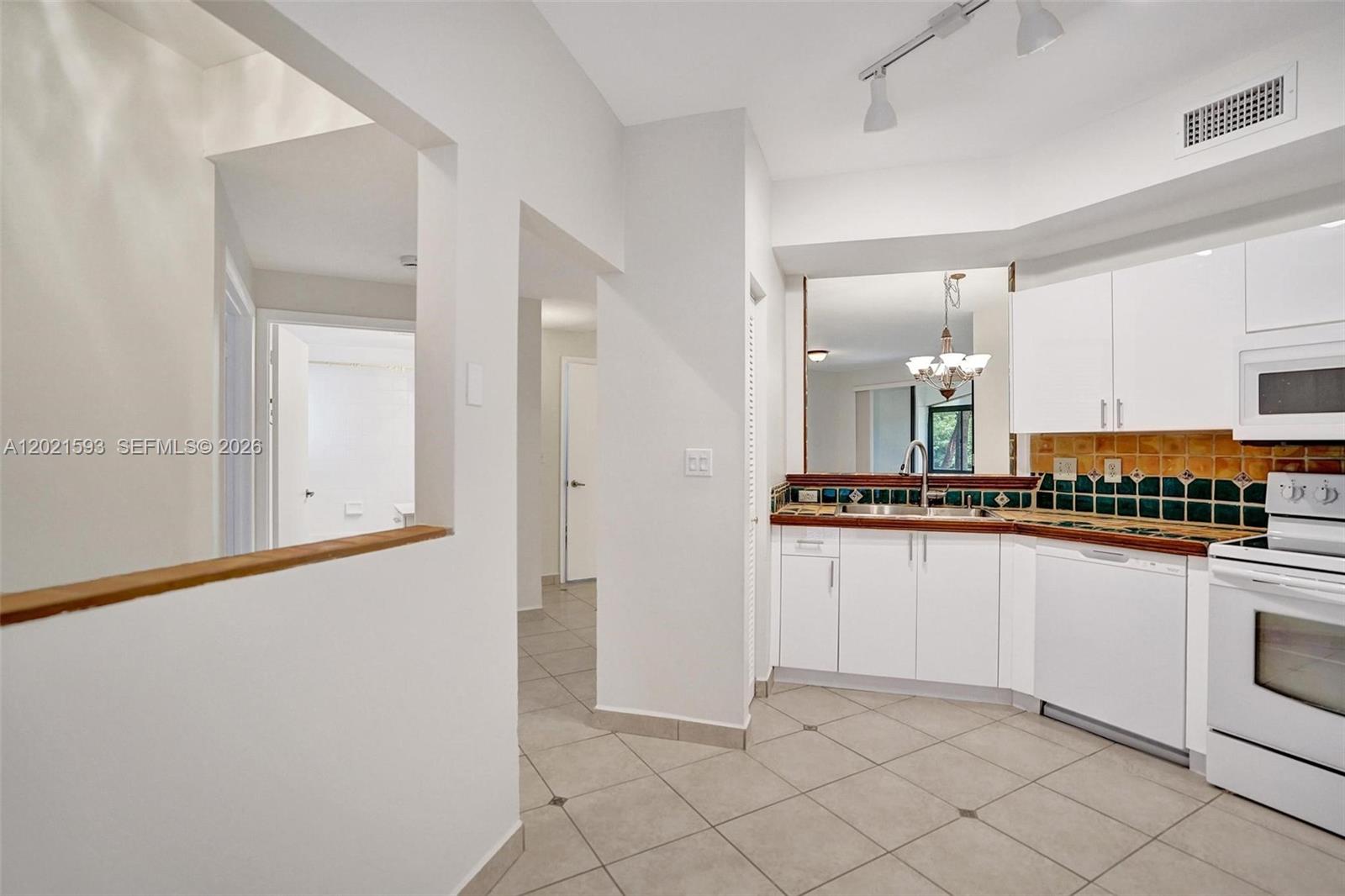 15825 SW 3rd Ct #103, Pembroke Pines FL 33027