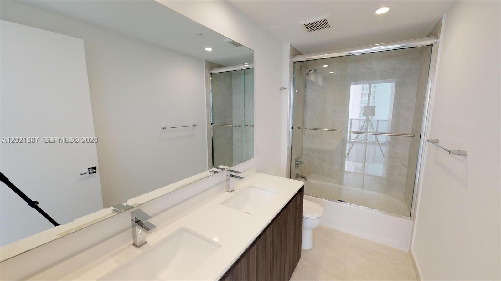 488 NE 18th St #2401, Miami FL 33132