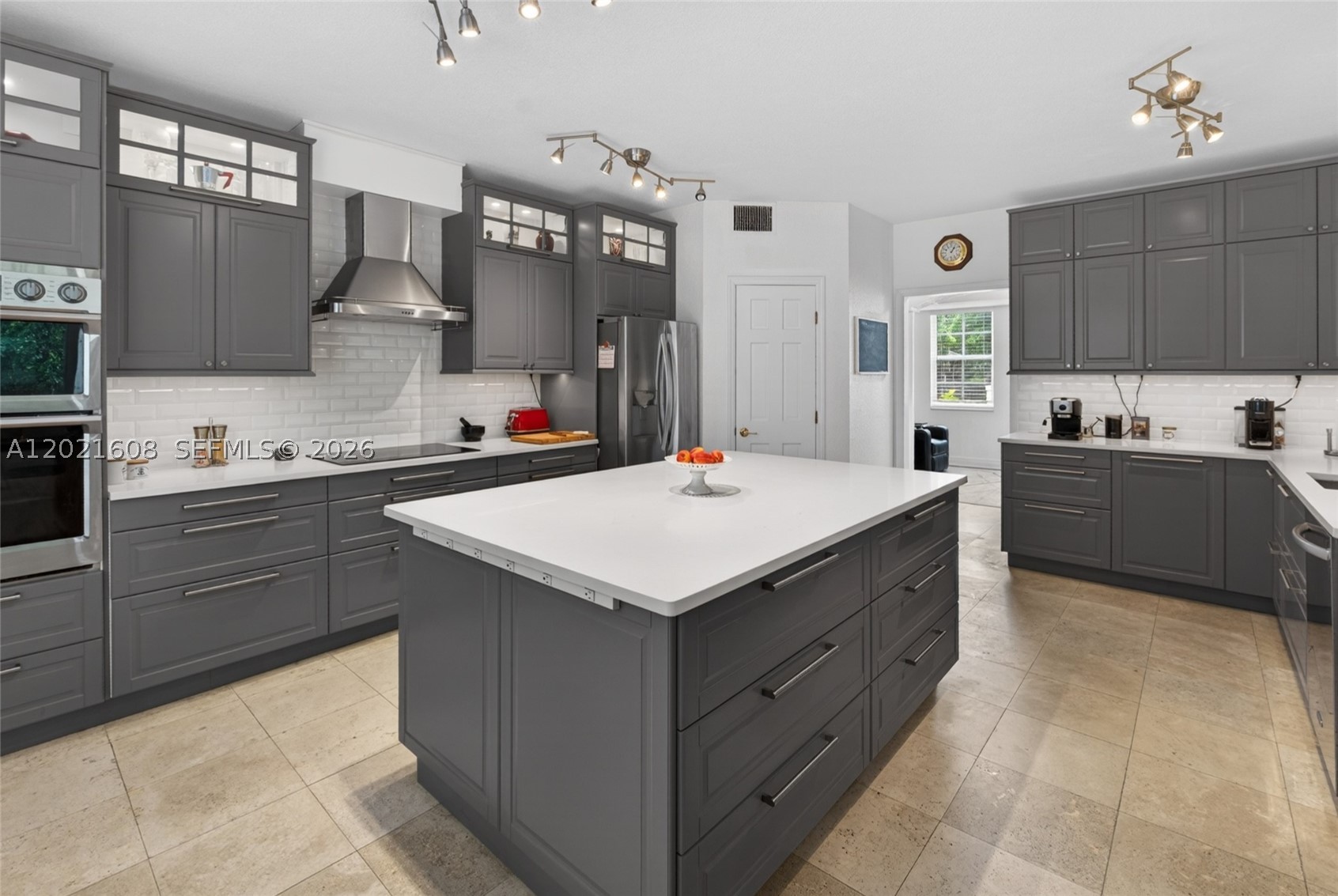 8204 SW 171st St, Palmetto Bay FL 33157