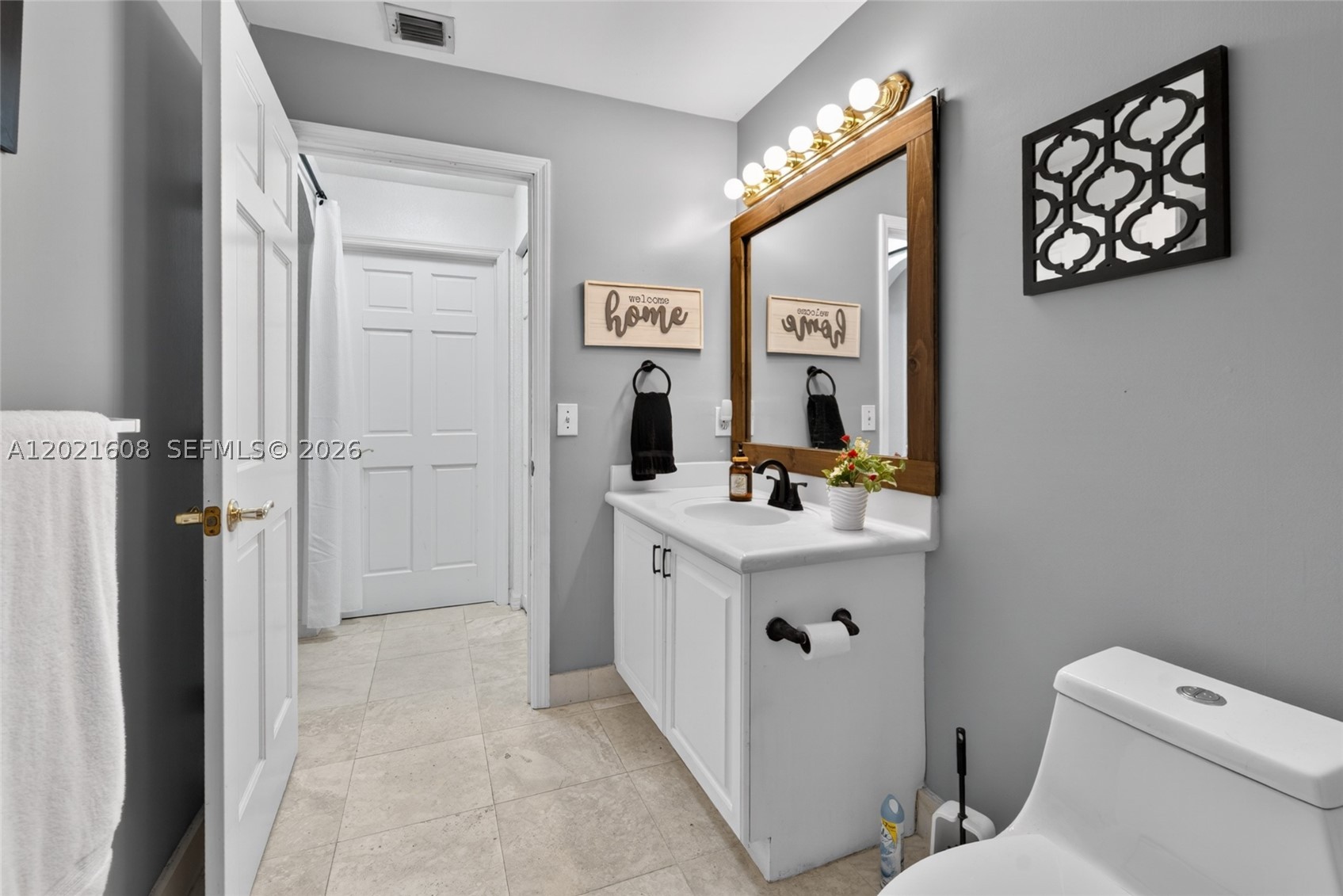 8204 SW 171st St, Palmetto Bay FL 33157