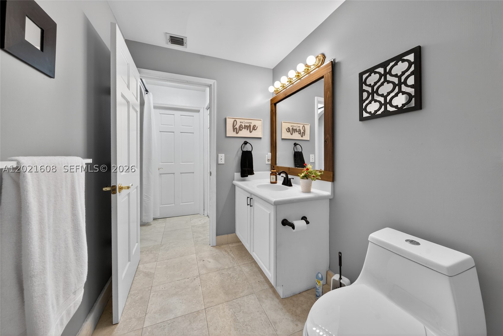 8204 SW 171st St, Palmetto Bay FL 33157