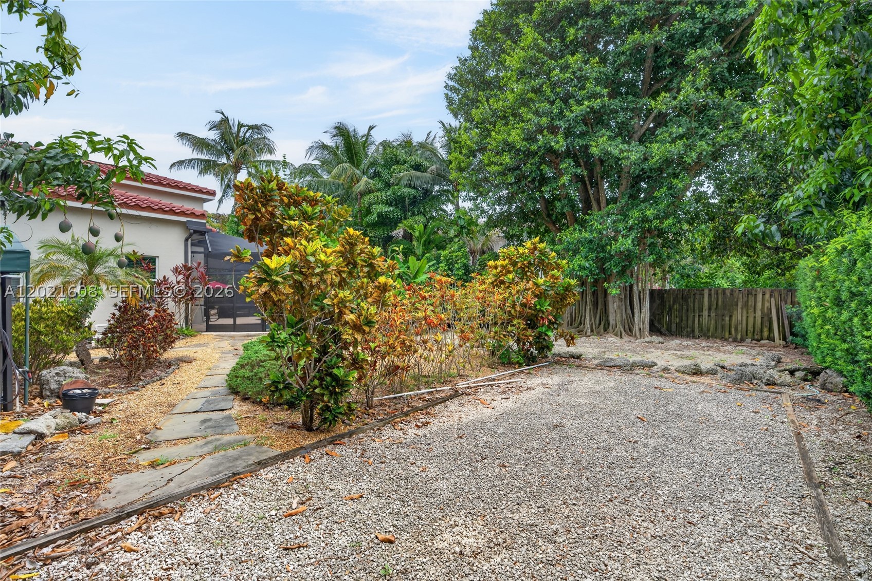 8204 SW 171st St, Palmetto Bay FL 33157