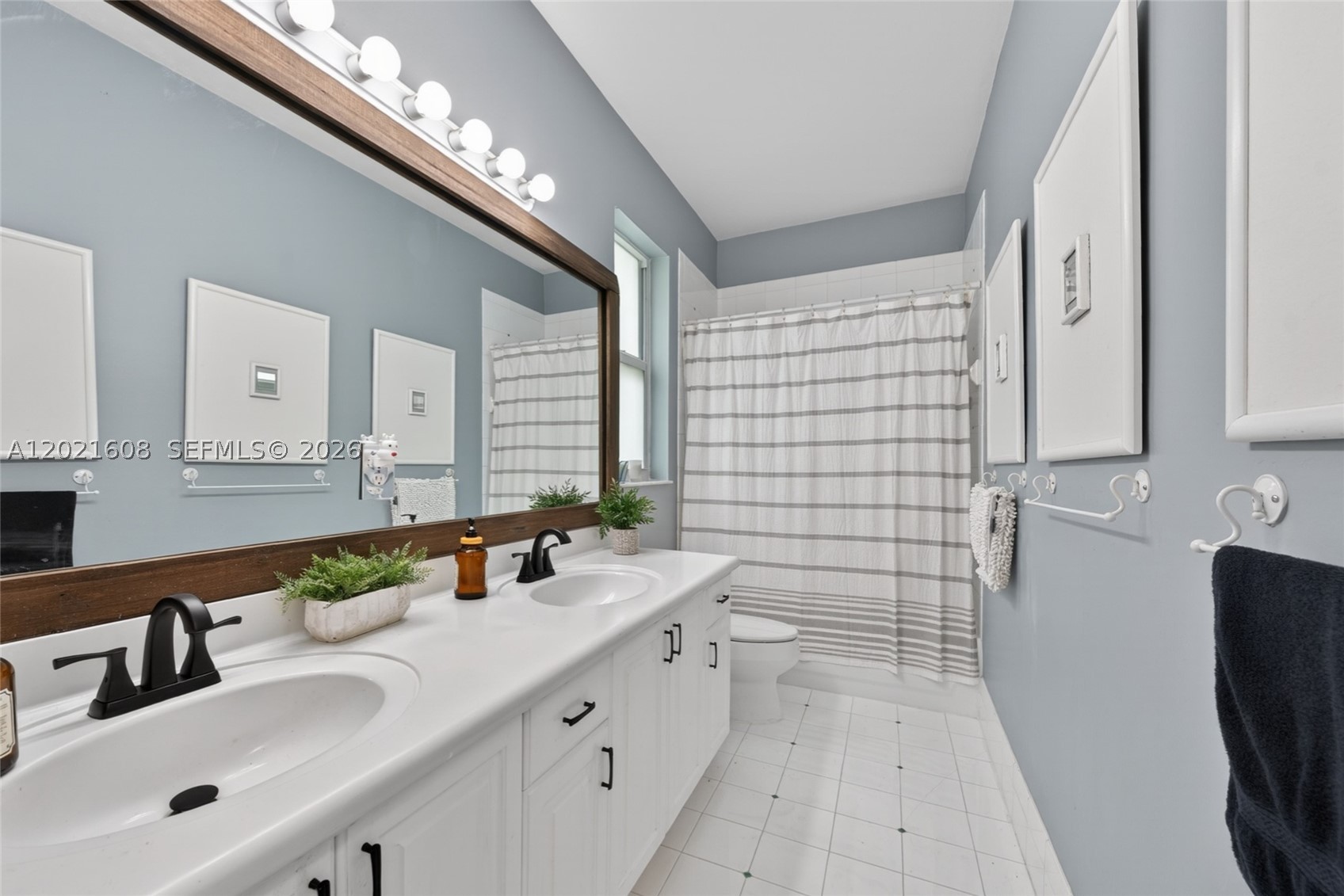 8204 SW 171st St, Palmetto Bay FL 33157