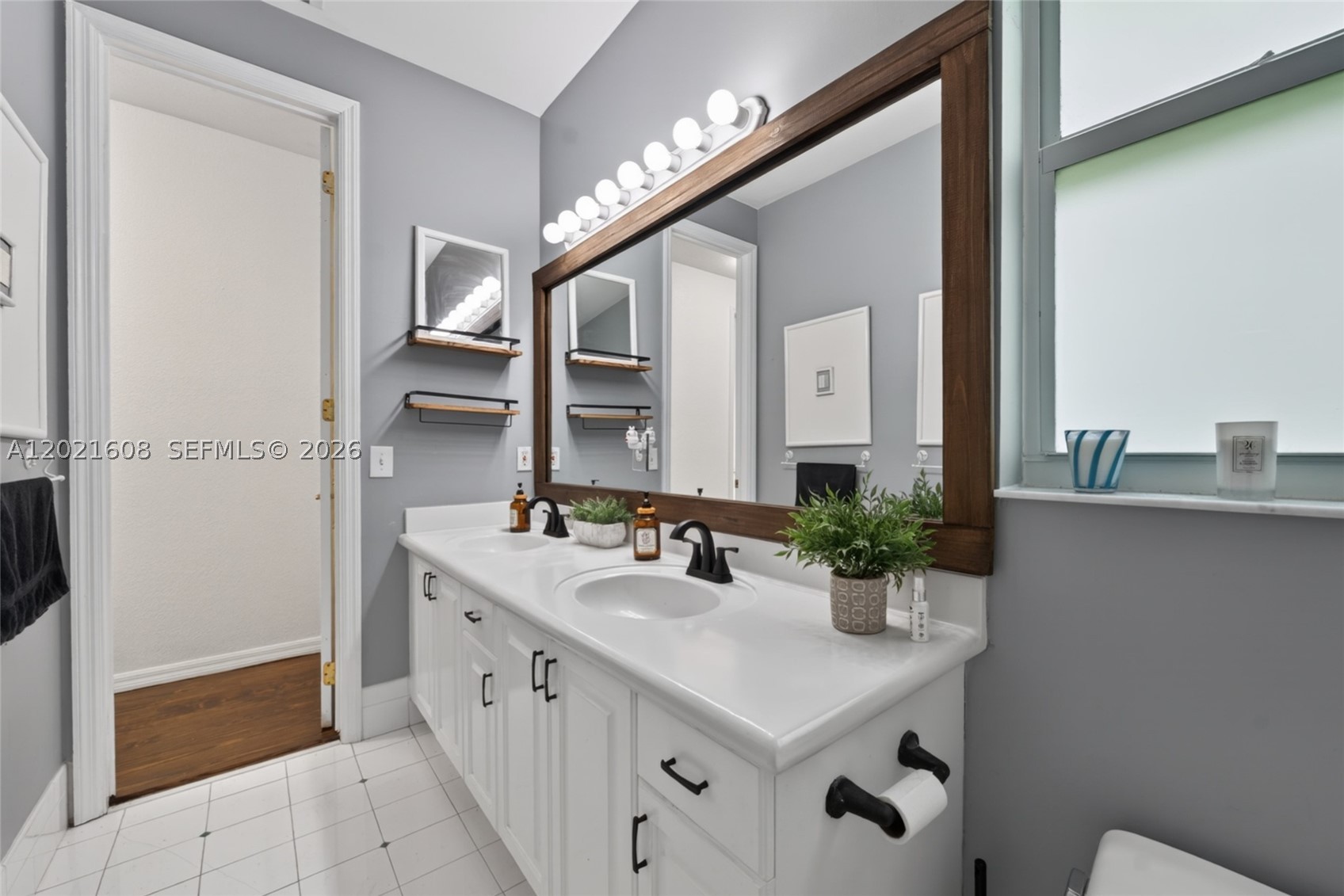 8204 SW 171st St, Palmetto Bay FL 33157