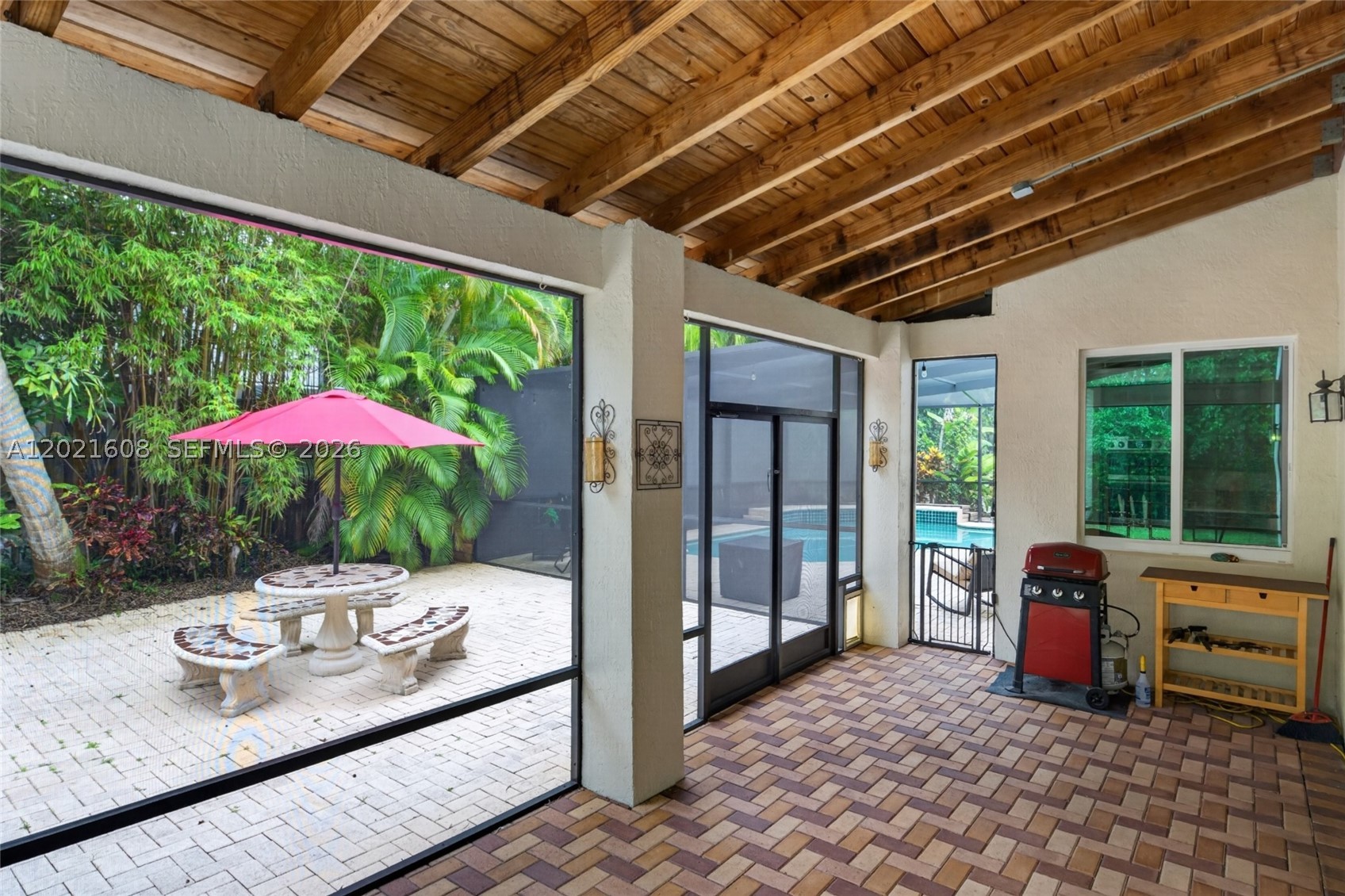 8204 SW 171st St, Palmetto Bay FL 33157