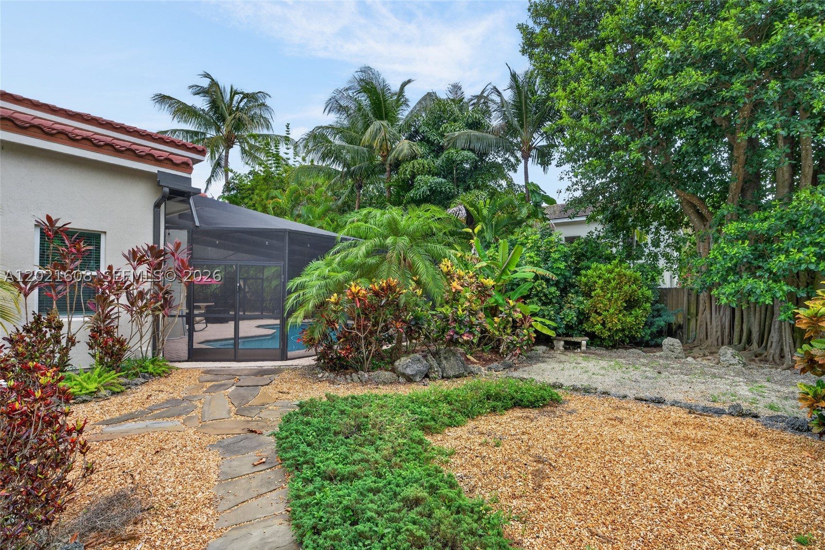 8204 SW 171st St, Palmetto Bay FL 33157