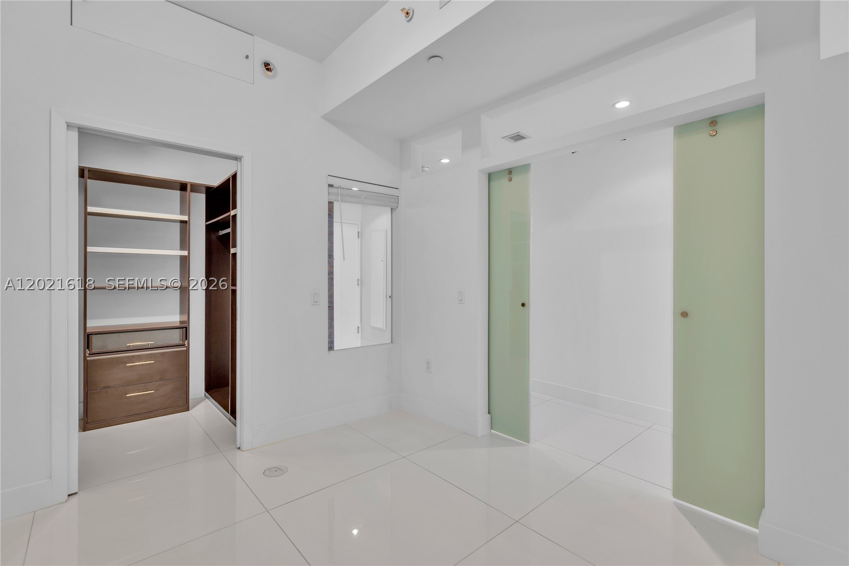 1100 Biscayne Blvd #2706, Miami FL 33132