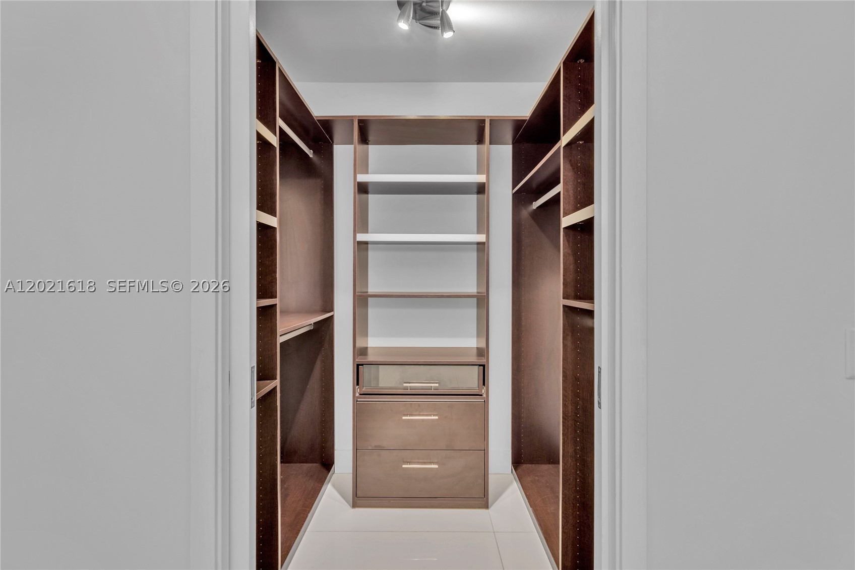 1100 Biscayne Blvd #2706, Miami FL 33132