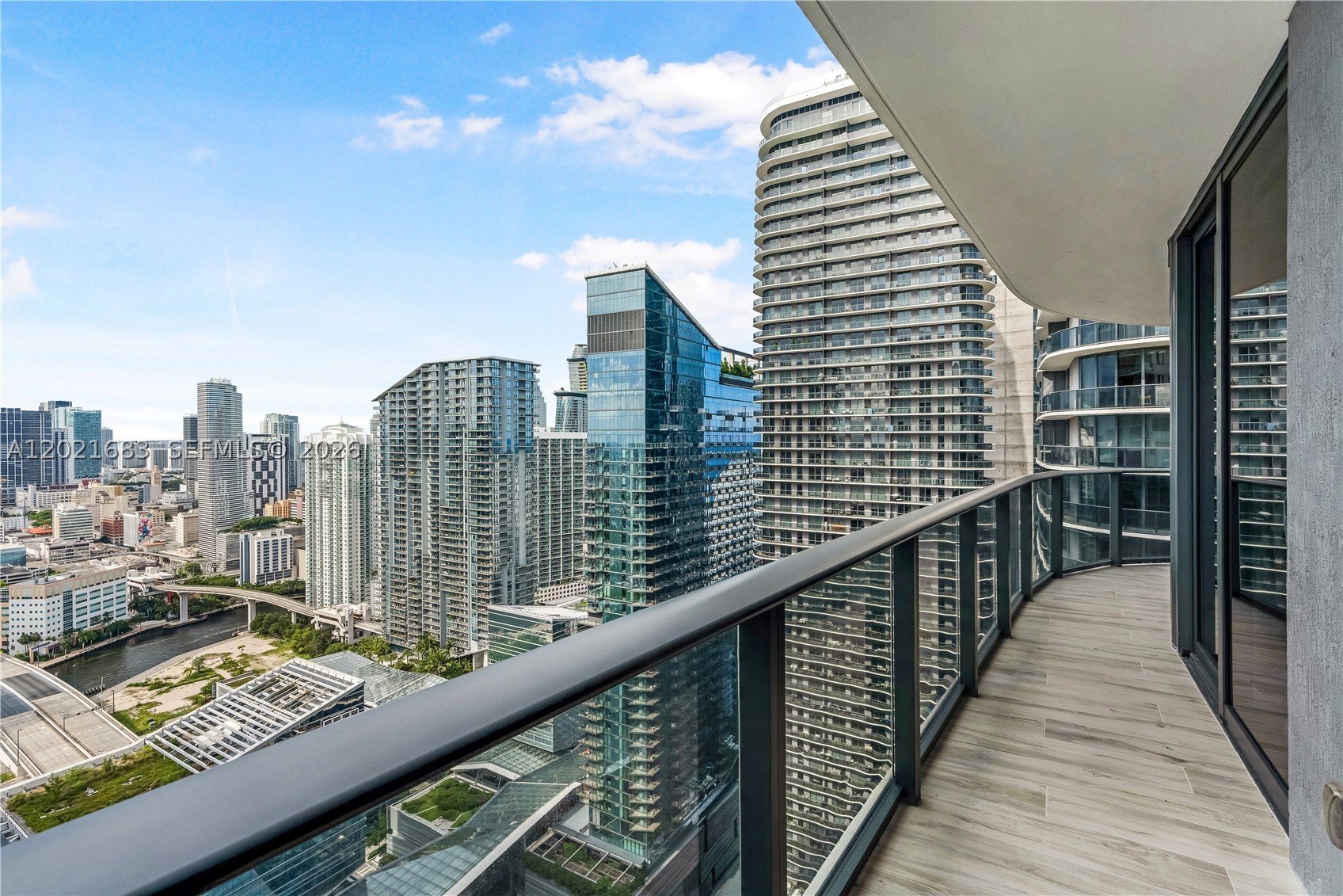 55 SW 9th St #4001, Miami FL 33130