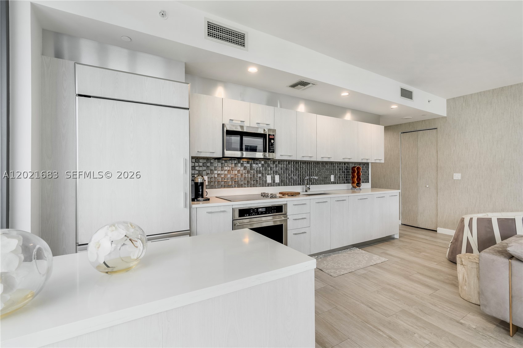 55 SW 9th St #4001, Miami FL 33130