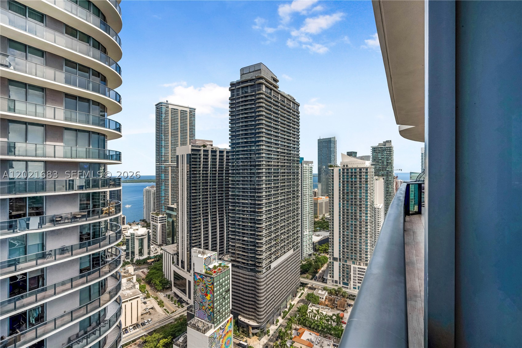55 SW 9th St #4001, Miami FL 33130