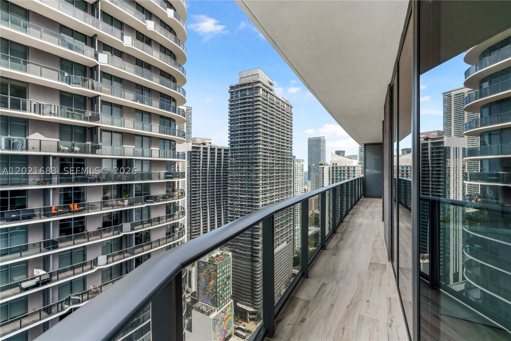 55 SW 9th St #4001, Miami FL 33130