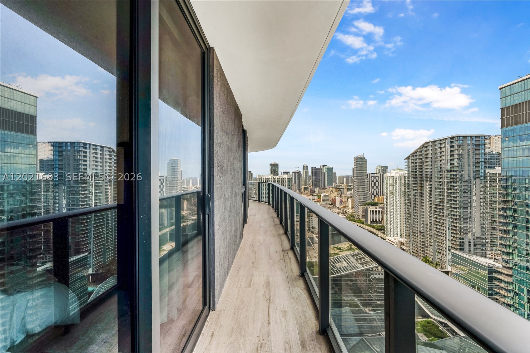55 SW 9th St #4001, Miami FL 33130