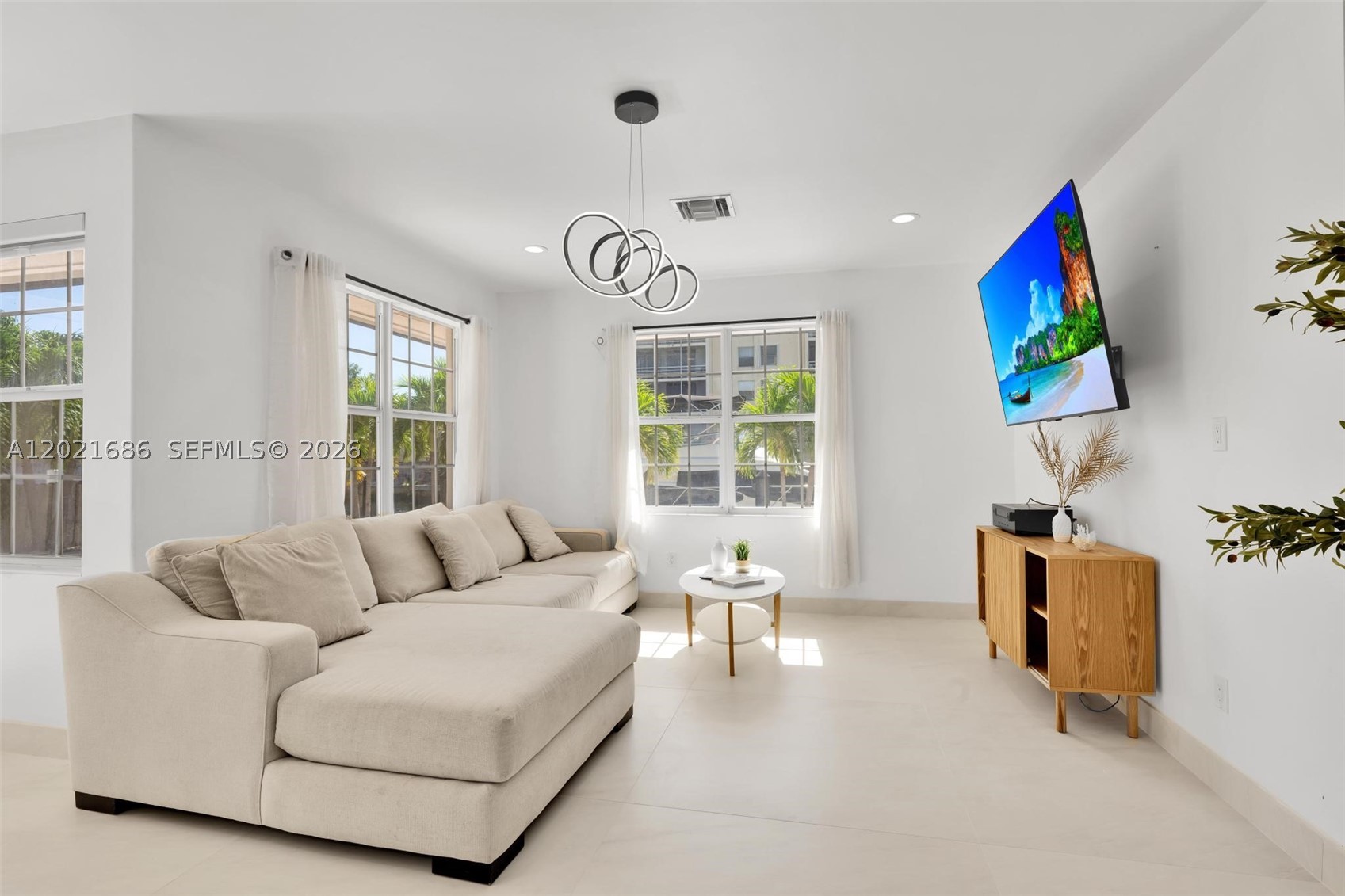 2940 NE 164th St, North Miami Beach FL 33160