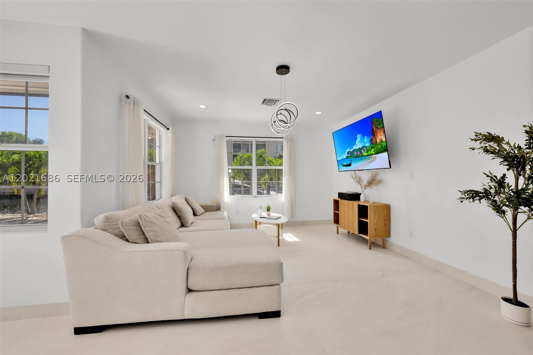2940 NE 164th St, North Miami Beach FL 33160
