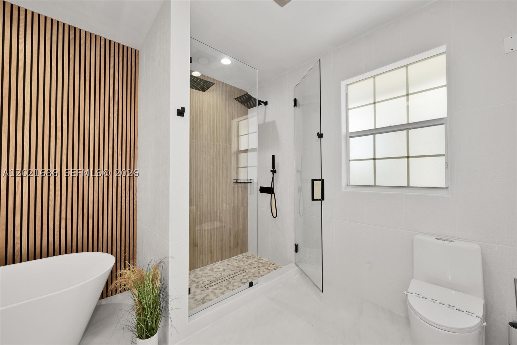 2940 NE 164th St, North Miami Beach FL 33160