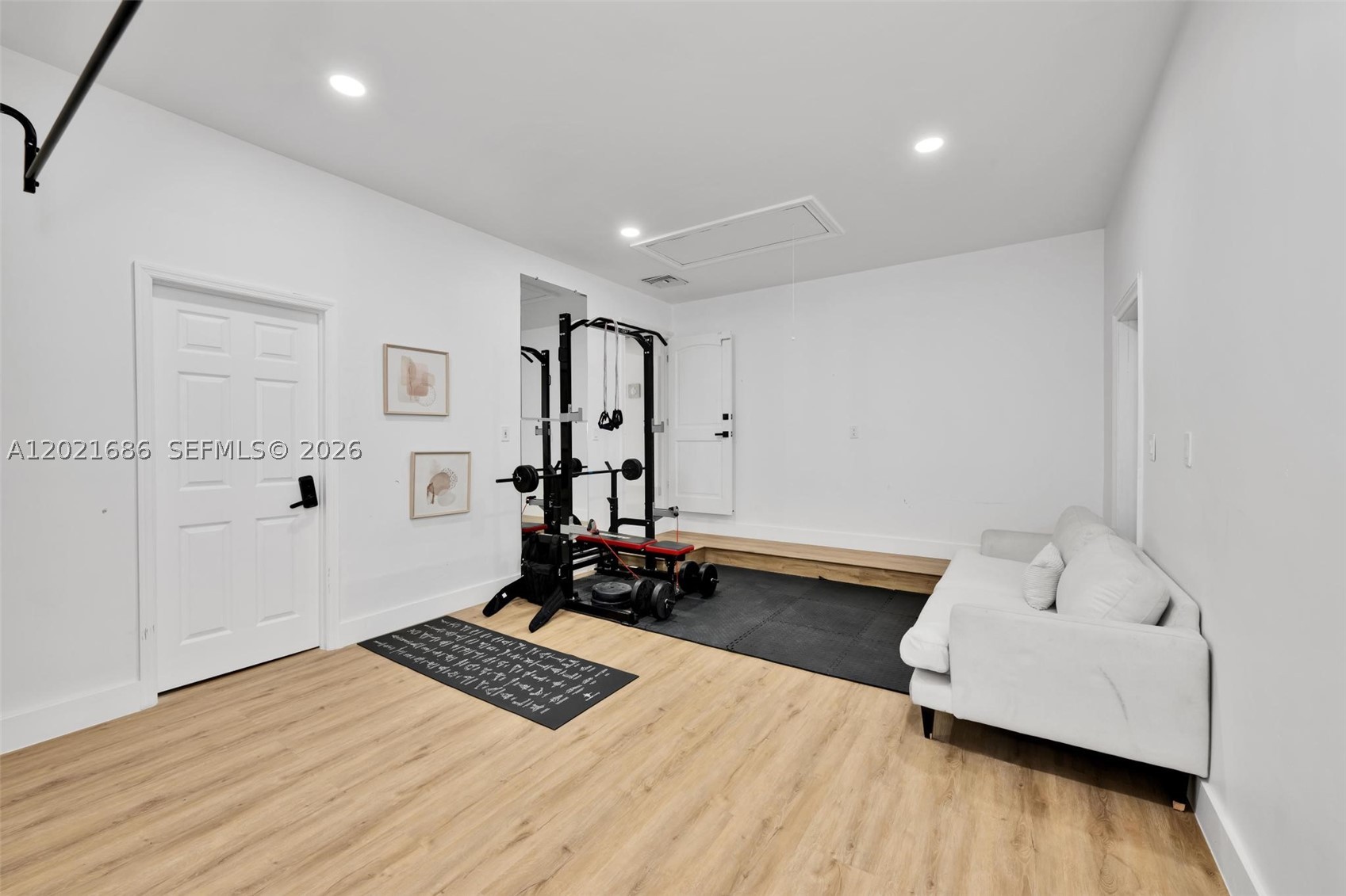 2940 NE 164th St, North Miami Beach FL 33160