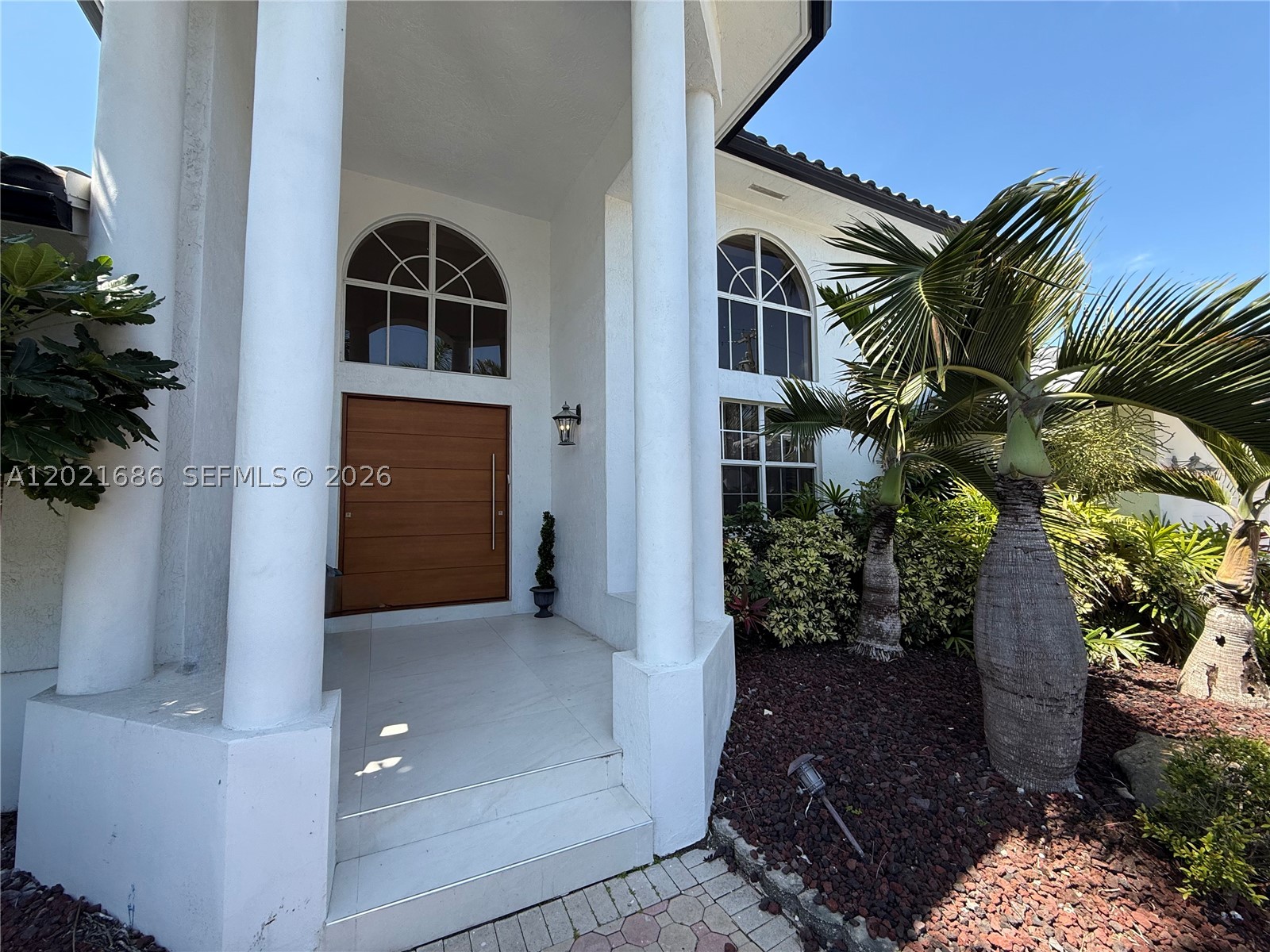 2940 NE 164th St, North Miami Beach FL 33160